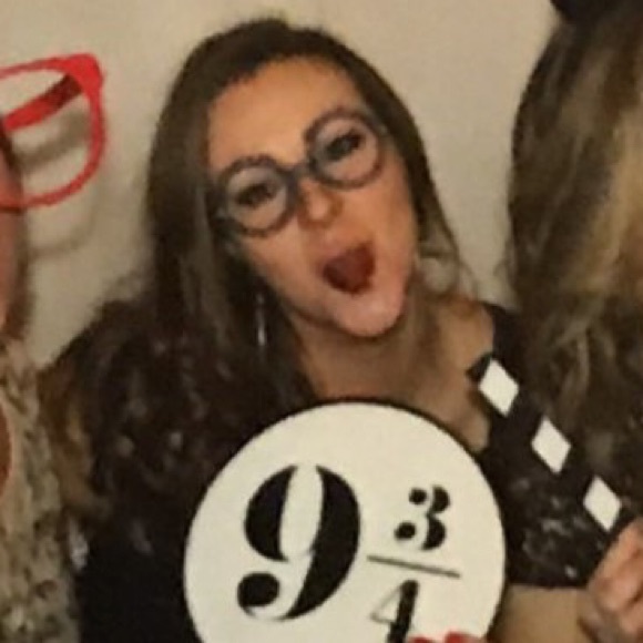 Meet your Posher, Danielle - Picture 1 of 1